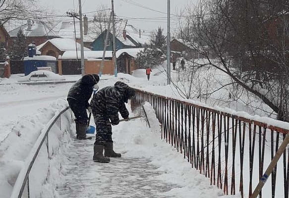 Коммунальные службы Сосенского ликвидируют последствия обильных снегопадов
