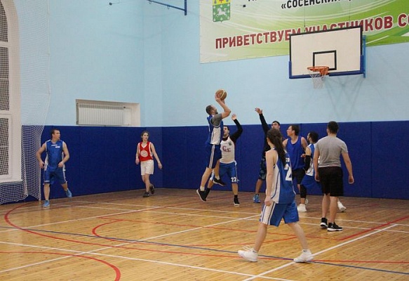 Открытый турнир по баскетболу прошел в Сосенском