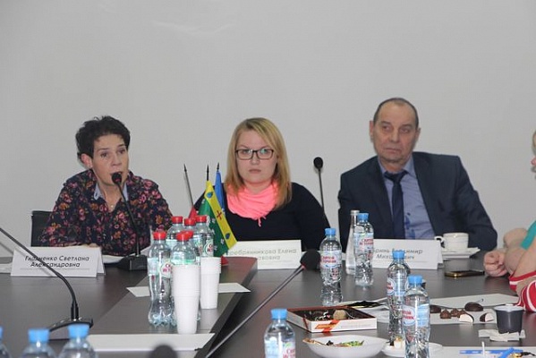 Жителям Сосенского поселения рассказали о мерах социальной поддержки и работе ЦСО