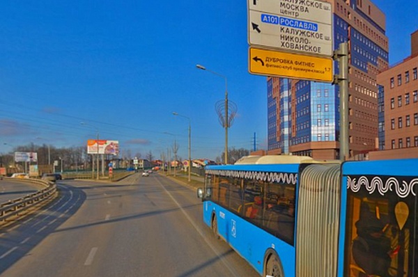 ЦОДД попросят отменить участок выделенной полосы на улице Александры Монаховой перед пересечением с Калужским шоссе