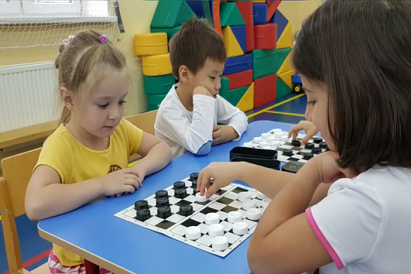Отборочный турнир по шашкам состоялся на образовательной площадке №3