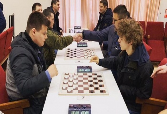 Представитель Молодежной палаты Сосенского посетил в турнир по шашкам