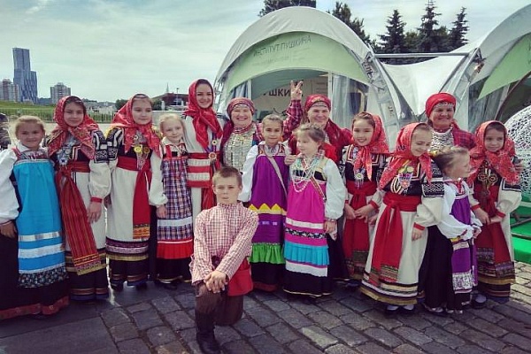 Фольклорный ансамбль «Зоренька» выступит на праздничном концерте.