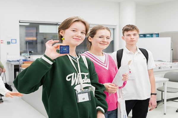 Сотрудники школы «Летово» открыли прием заявок в «Январские школы»