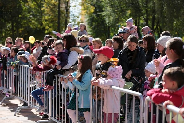 Программа Дня города у Дома культуры «Коммунарка» собрала около полутора тысяч жителей