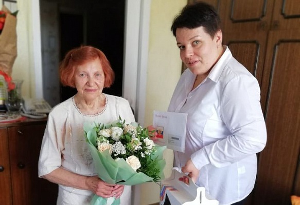 Жительница Сосенского Ася Кирова отметила 90-летие 