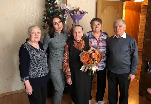 Ветерана Зинаиду Ермилову поздравили с 95-летием