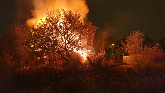 Всегда начеку: пожарные ПСО№ 308 «ГКУ ПСЦ» спасли человека с горящего дома