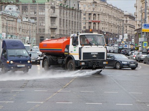 Московские дороги помоют с шампунем