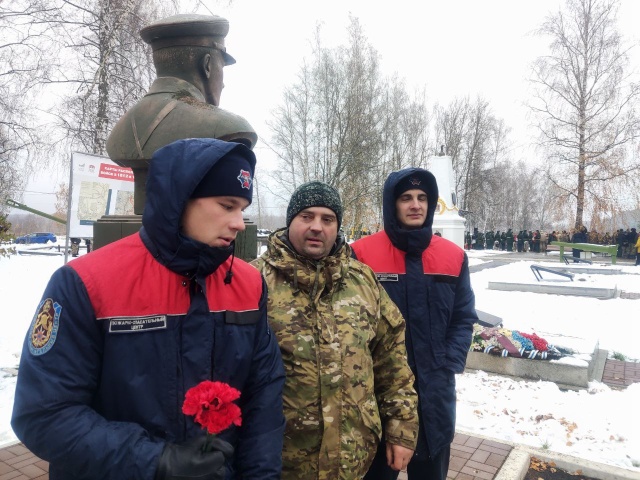 Московские огнеборцы приняли участие в закрытии Вахты Памяти