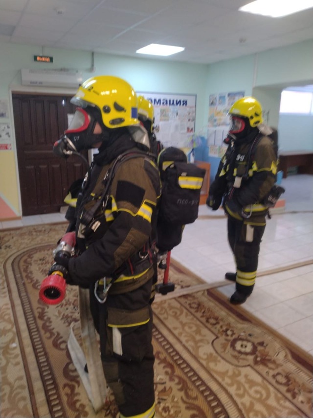 Огнеборцы отработали действия при пожаре в Доме культуры
