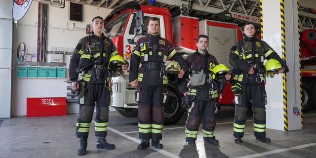 «Наша основная задача — спасение людей»: как работают и тренируются московские пожарные