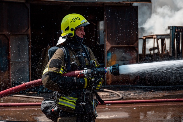 С начала года пожарные и спасатели выезжали на помощь людям более 10 тысяч раз