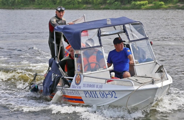 «Жаркий» сезон:   в июле водные спасатели Москвы подарили пяти утопающим вторую жизнь