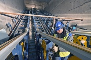 Мэр Москвы осмотрел строительство станции на Троицкой линии метро