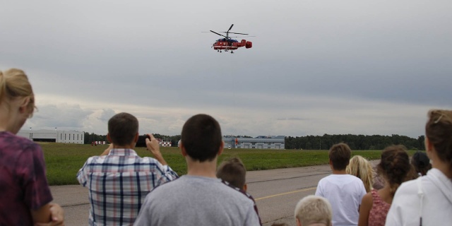 Московский авиацентр провел экскурсию для столичных школьников