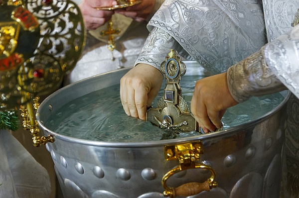 Крещенскую воду в храме Архангела Михаила можно получить в течение всей недели