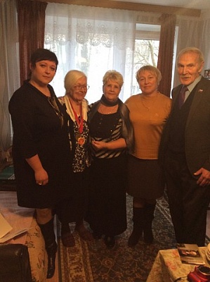 90 лет исполнилось жительнице поселения Сосенское Валентине Арбузовой