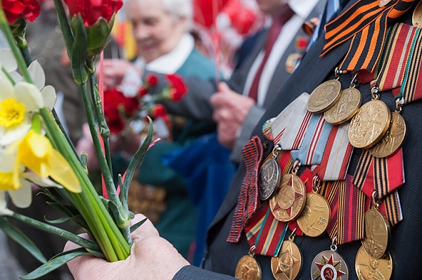 Выплаты к Дню Победы получит свыше 83 тысяч московских ветеранов