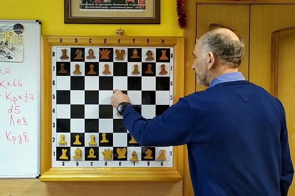Мастер-класс по шахматам показали жителям Сосенского