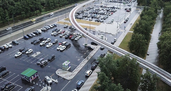 Парковки у трех новых станций метро в Сосенском с октября начнут работать в штатном режиме