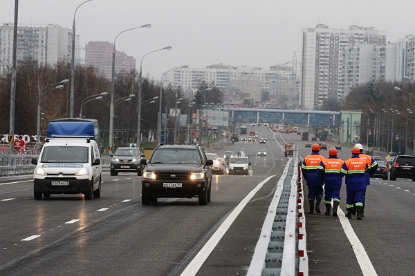 Развязку Московской кольцевой автодороги и улицы Профсоюзной планируют достроить до конца года