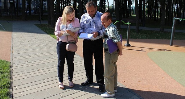 В Сосенском прошла проверка состояния «зеленого» фонда, детских и спортивных площадок