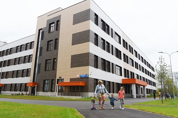 Строительство школы в Сосенском завершат к 2023 году