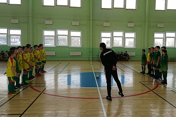 Футболисты Сосенского центра спорта готовятся к полуфиналу окружного турнира