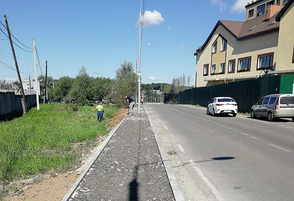 Работы по устройству тротуара в Прокшино выполнены на 80% 