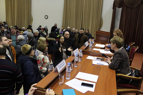 На встрече с населением в Сосенском обсудили социальную поддержку и медицину