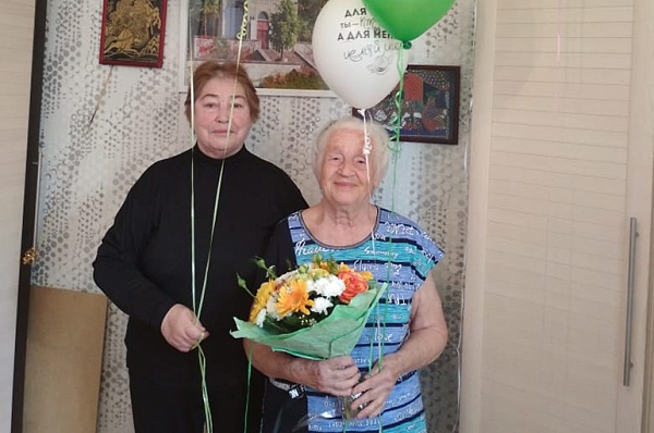 Жительница Коммунарки Прасковья Ревенко отметила 85-летие