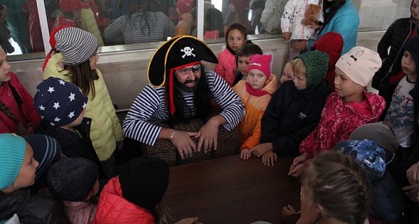 Юные жители Коммунарки приняли участие в пиратском квесте