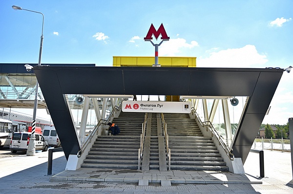 На участке метро «Саларьево» - «Коммунарка» временно приостановят движение поездов