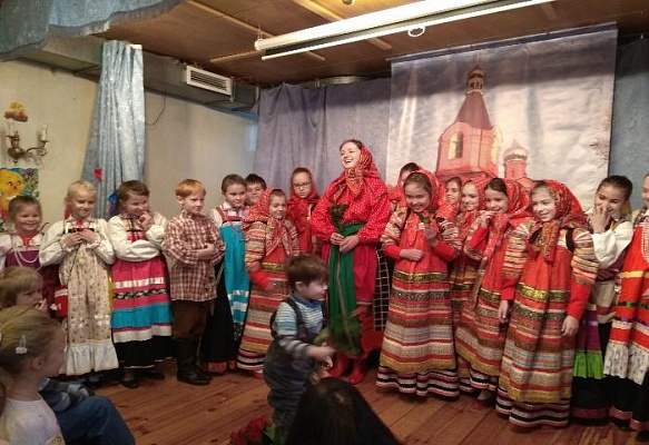 Фольклорный ансамбль «Зоренька» выступил в Храме Казанской иконы Божией Матери