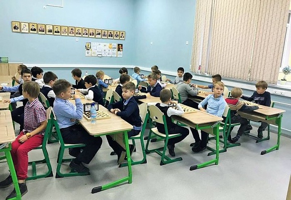 Школьники поселения приняли участие в соревнованиях по шашкам