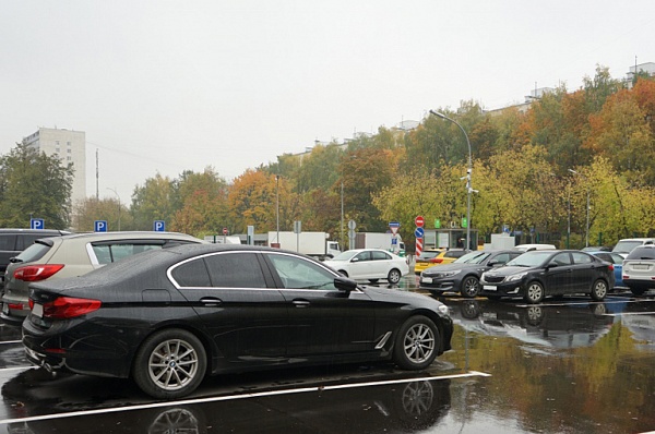 Заполняемость перехватывающей парковки у станции метро «Филатов луг» в среднем составляет около 60%