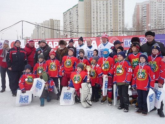 Спортсмены поселения представили команду от Новой Москвы на турнире памяти Валерия Харламова