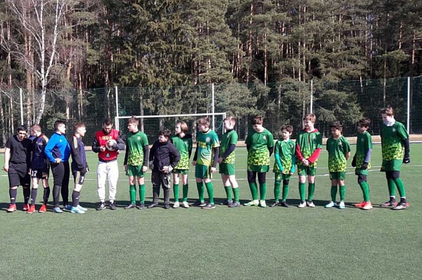 Сосенские футболисты играют на турнире «Кожаный мяч»