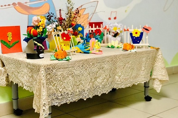 Воспитанники детского сада подготовили выставку для мам