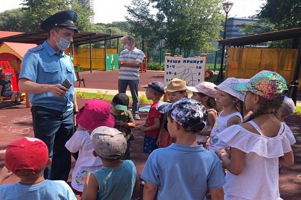Беседу о правилах пожарной безопасности провели в детском саду Коммунарки