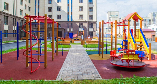 Одну футбольную и три детские площадки обновят в Коммунарке к осени