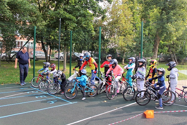 Спортивный праздник для детей прошел в Липовом парке 