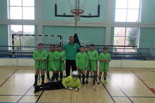 Команды Сосенского центра спорта заняли призовые места на соревнованиях по флорболу