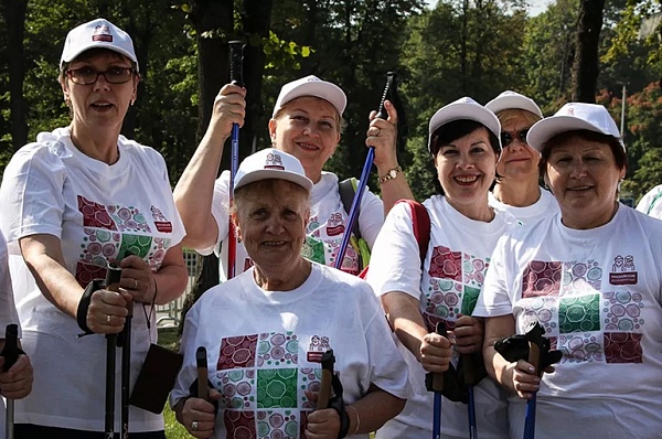 В школе № 338 в «Бунинских лугах» открывается секция скандинавской ходьбы для пенсионеров 
