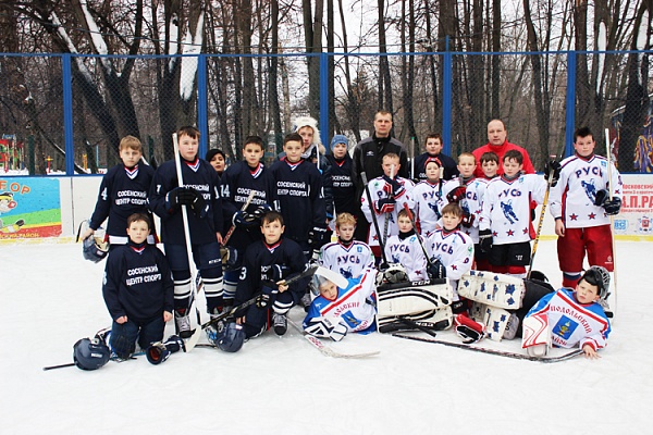 Команда «Русь-КОМГАЗ» сыграла первую игру турнира по хоккею