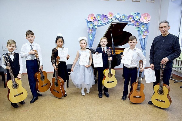 Школа № 2070 принимает заявки на участие в конкурсе «Весеннее Allegro»