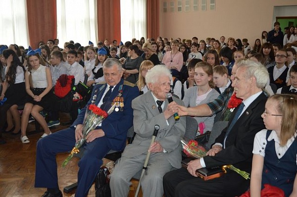 В Школе №2070 прошел фестиваль военно-патриотической песни