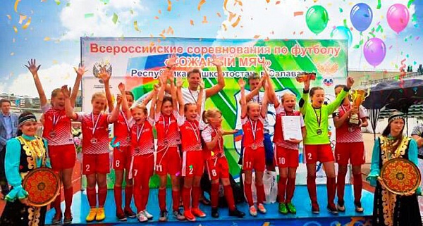 Школьницы из Сосенского – бронзовые призеры Всероссийского турнира по футболу «Кожаный мяч»