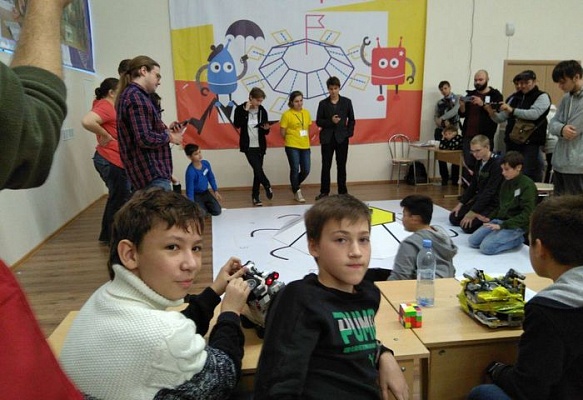 Сосенские школьники отправятся на финал турнира по робототехнике